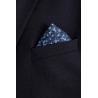 pochette de veste bleu marine motifs fleurs blanches et bleues