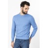 pull bleu coupe droite torsadé sur le buste