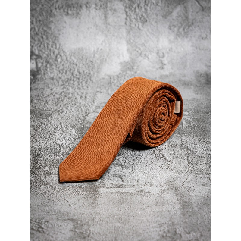 Cravate en velours milleraies cognac