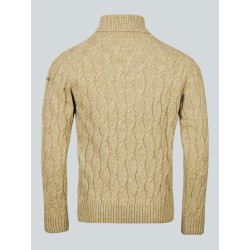 Pull col roulé beige en maille torsadée