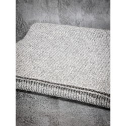 Echarpe en laine grise
