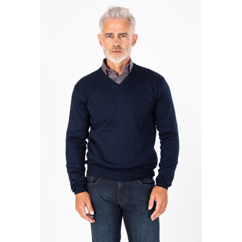 Pull col V bleu marine en laine merinos