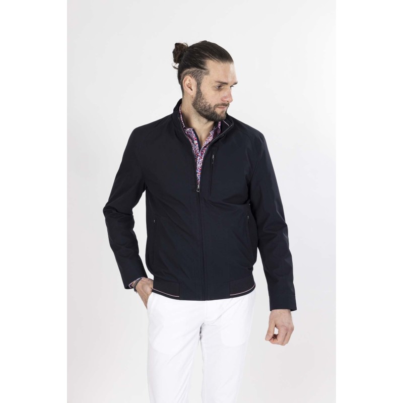 blouson avec col rouge et blanc