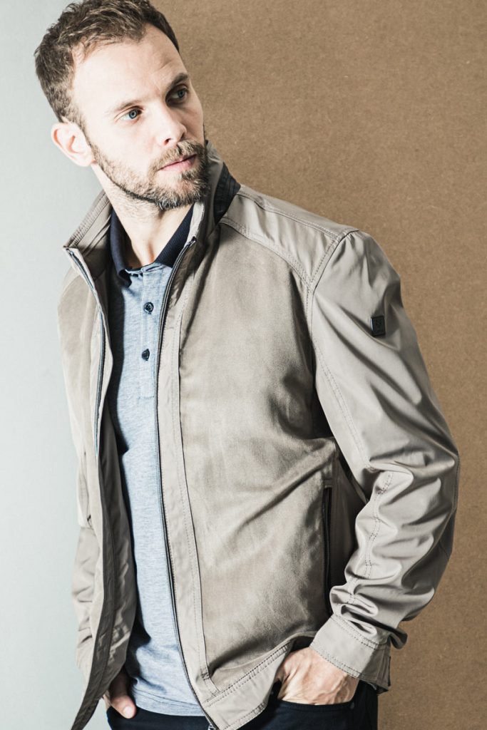 blouson couleur taupe effet suédine