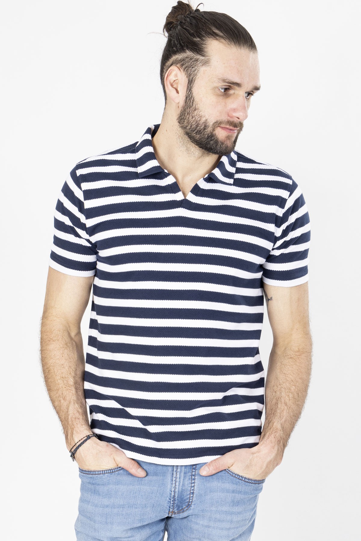 polo manches courtes a rayures bleu marine et blanc